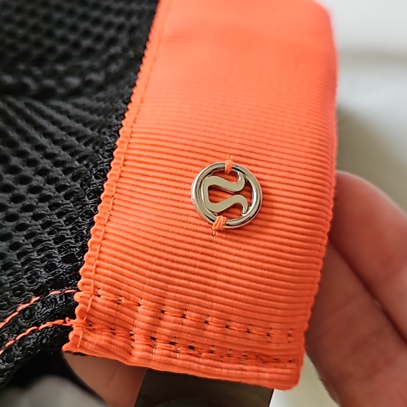 Lululemon athletica cap NWOT - Picture 4 of 5